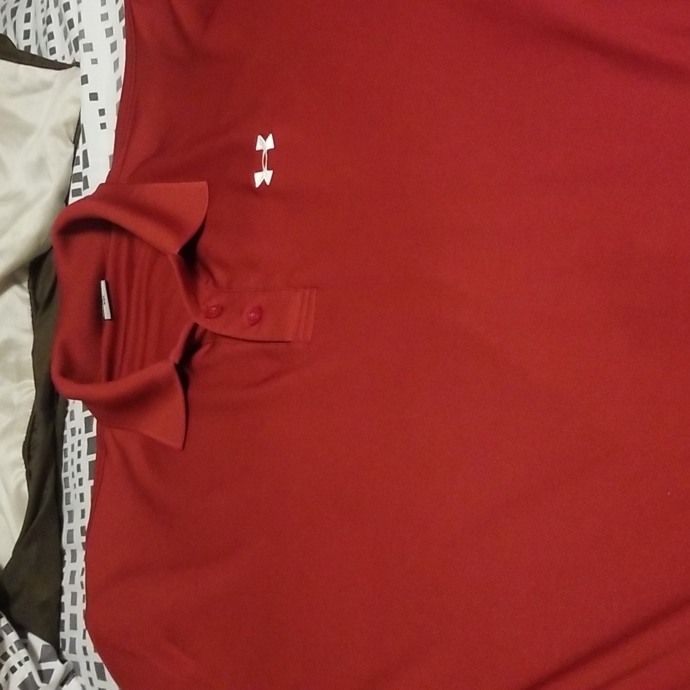 UNDER ARMOUR POLO SHORT SLEEVE SHIRT MAROON AND WHITE LIKE NEW 2XL